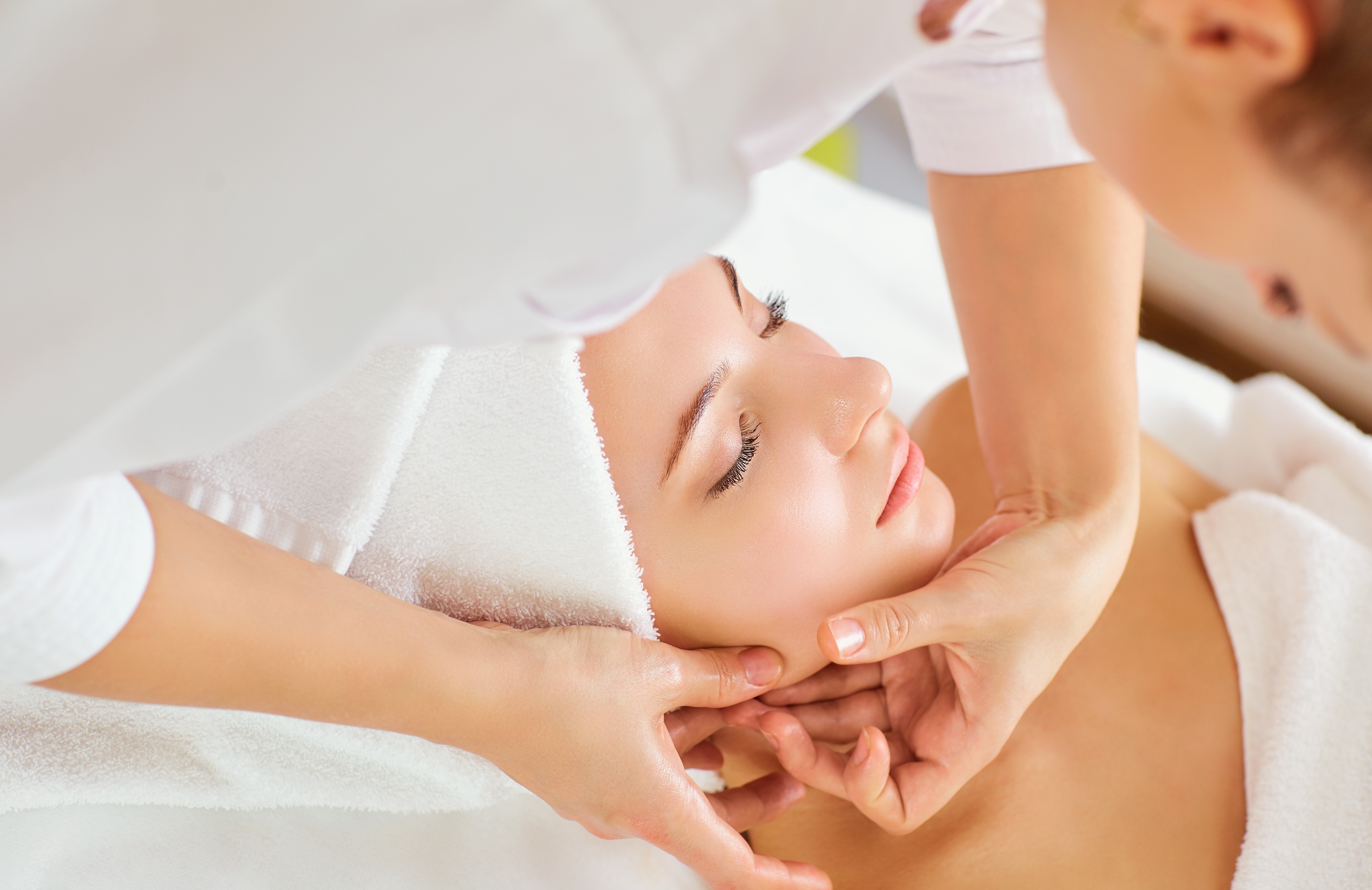 くすみ、乾燥が気になり、肌荒れしやすく、エステ効果をできるだけ長持ちさせたい方におすすめです。